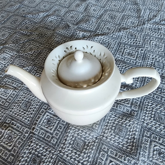 Grace's Teaware White Lace Reticulated Rim Teapot Fine Porcelain - Picture 2 of 6